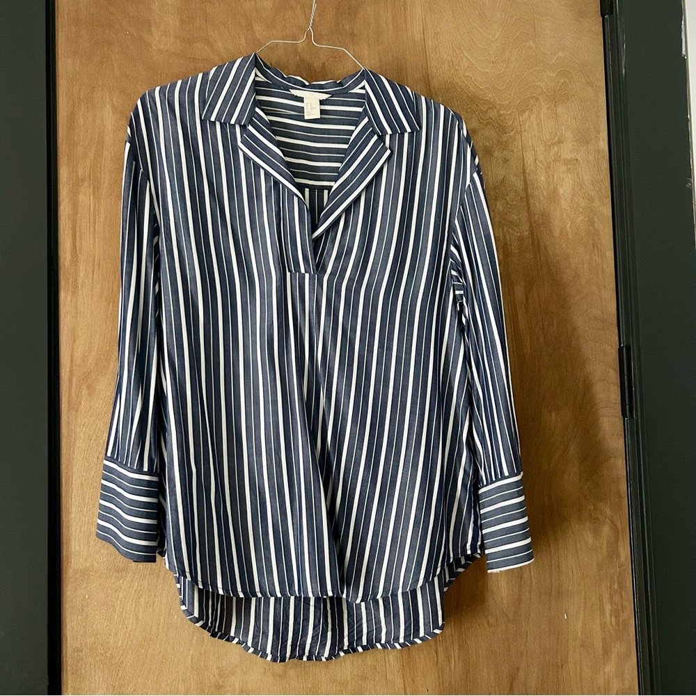 H&M Blue and White Blouse with Notched Collar